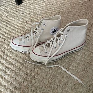 High top Converse. Size 7.5